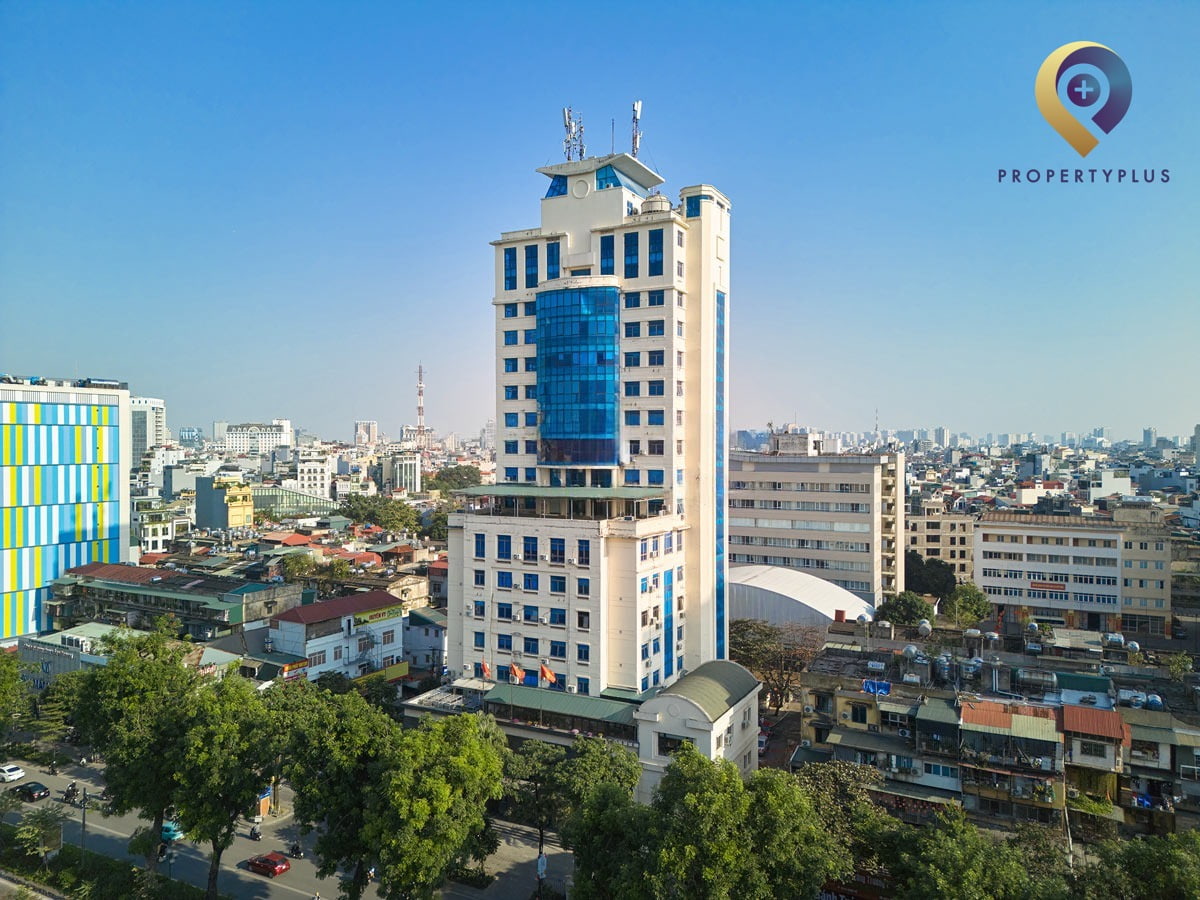 Toàn cảnh mặt ngoài tòa nhà HITTC-Building tại khu vực Giảng Võ, Quận Đống Đa